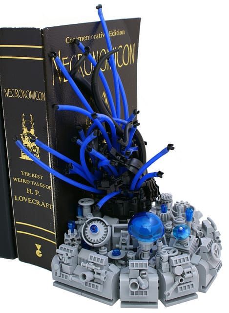 Crawling chaos LEGO bookends