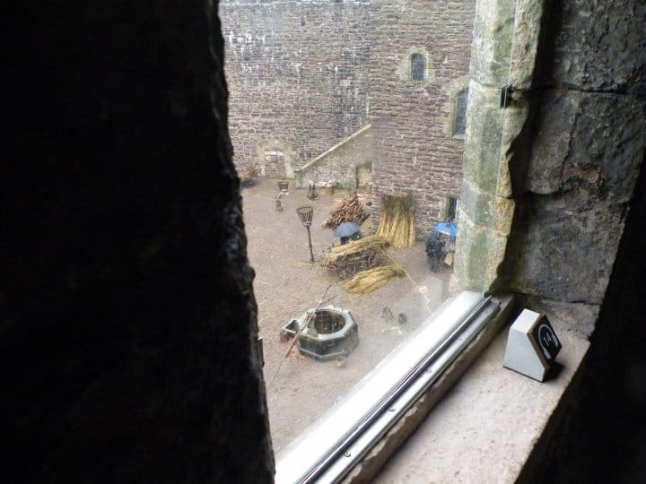 Leaked pictures from Game of Thrones set