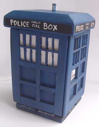 tardis-sewing-box2