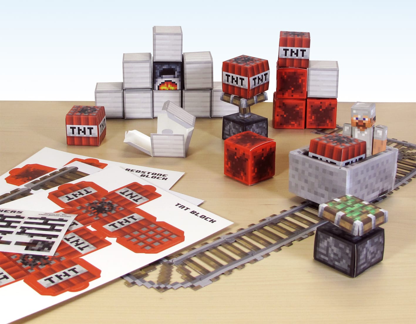 16740 PAPER CRAFT 48 PIECE MINECRAFT SET 16713 Product