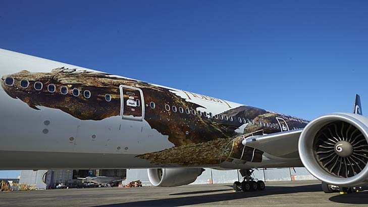 art-Hobbit-Smaug-Air-New-Zealand-2