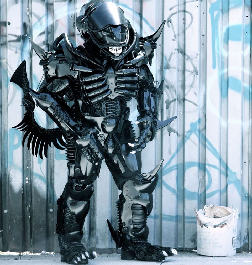 alien-xenomorph-costume-by-peter-kokis