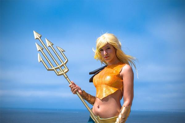 Aquaman-woman-4