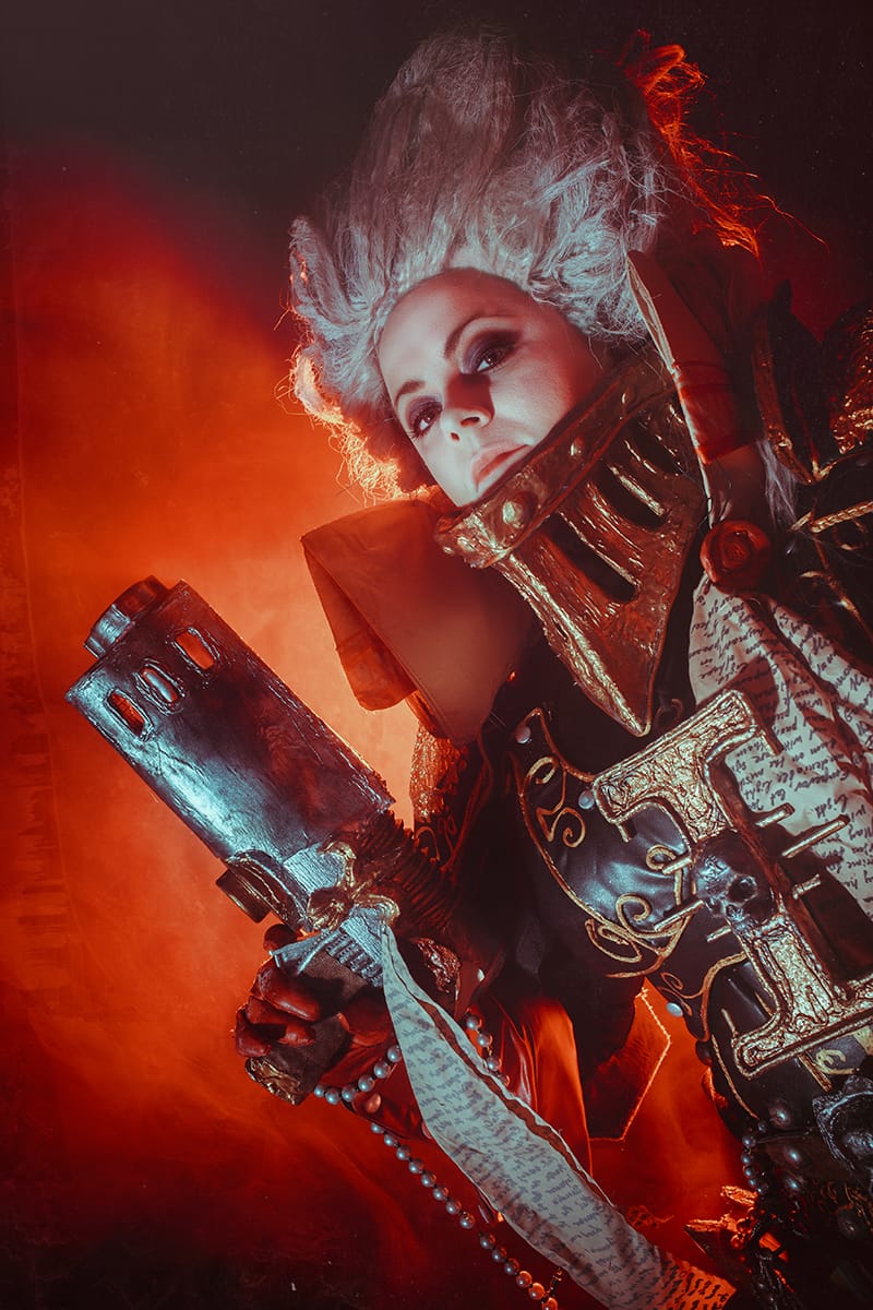 warhammer_40_000_cosplay___lady_inquisitor_by_alberti-d7q29cp