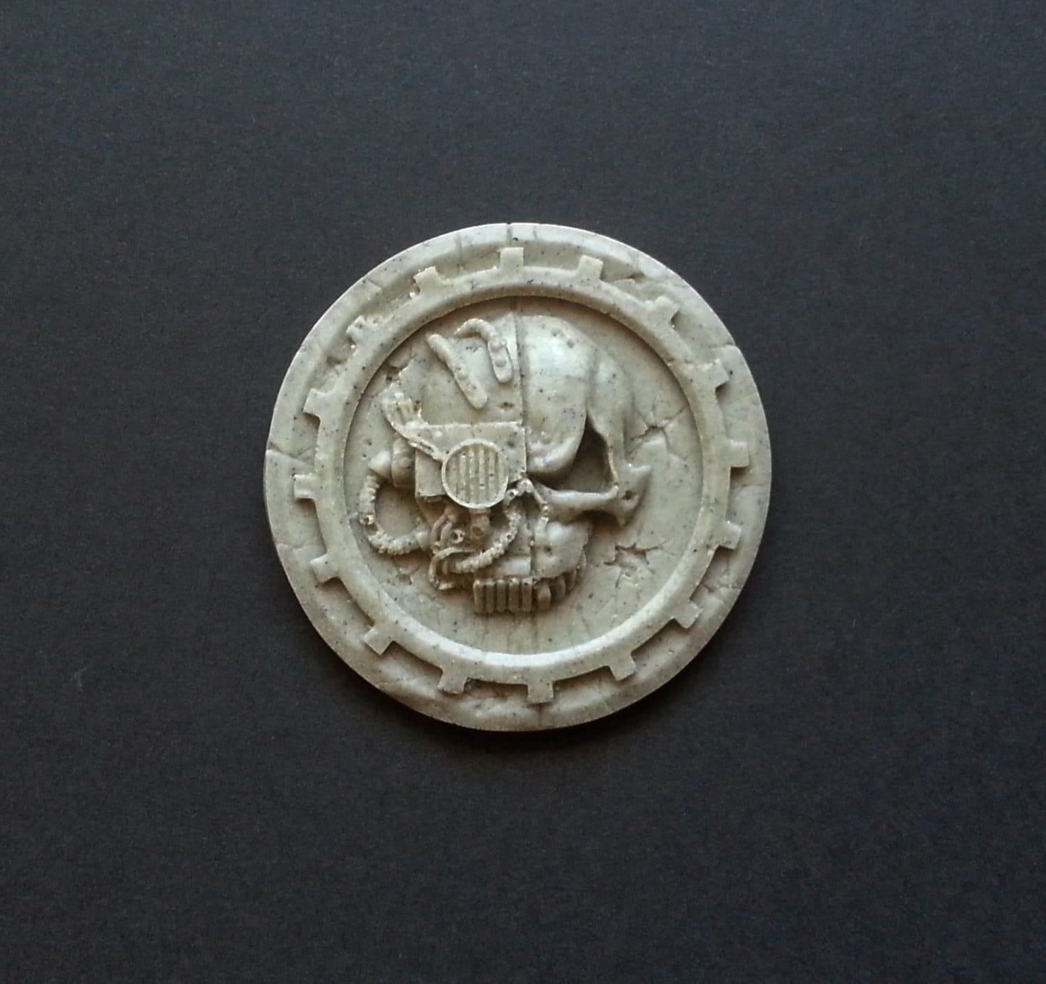 warhammer-badge