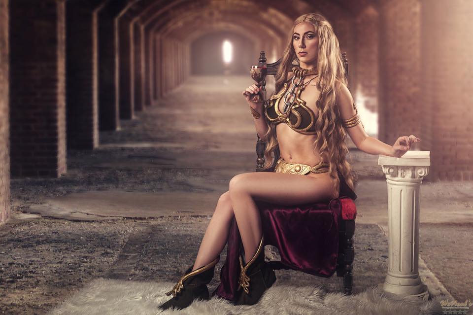 Cersei Lannister as Slave Leia cosplay.
