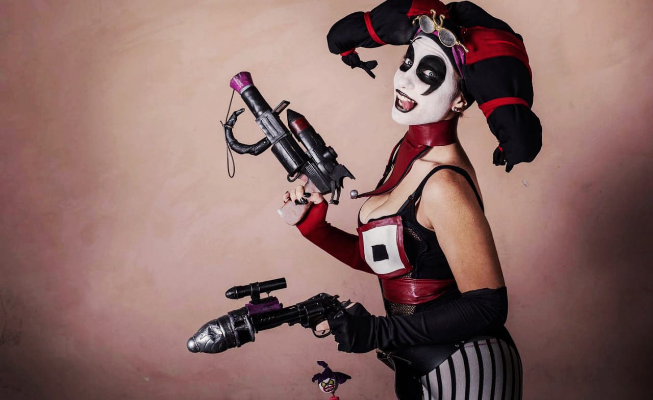 Harley Quinn gun diva