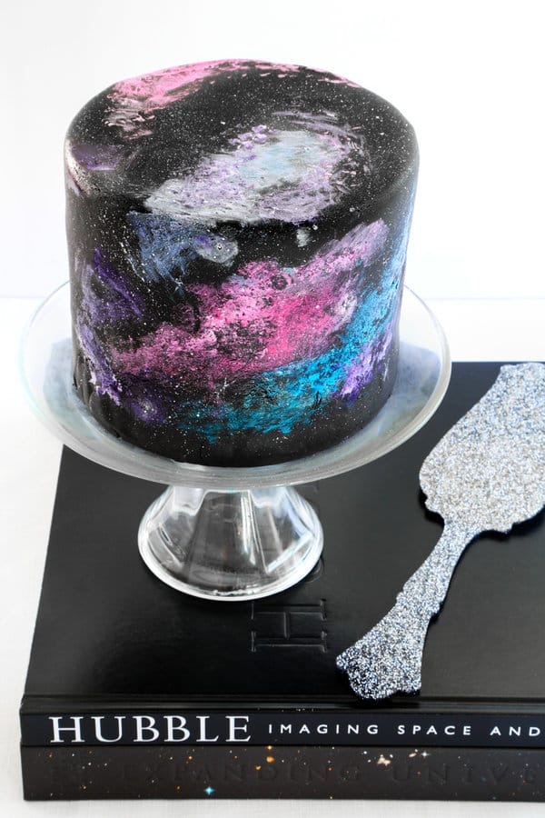 black_velvet_galaxy_cake_1