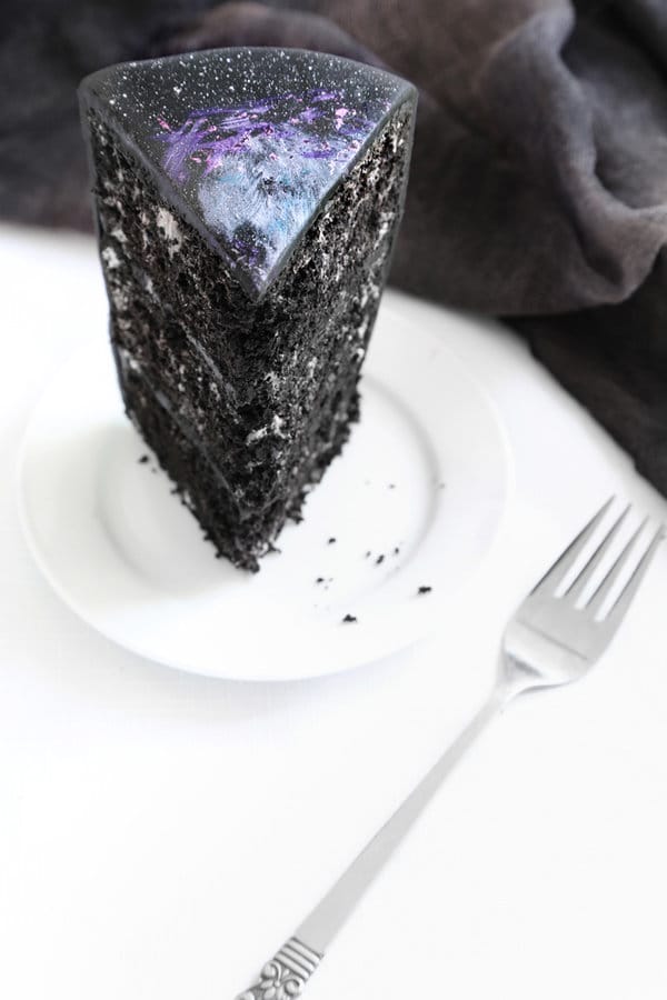 black_velvet_galaxy_cake_3