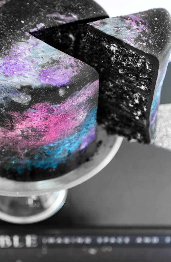 black_velvet_galaxy_cake_2
