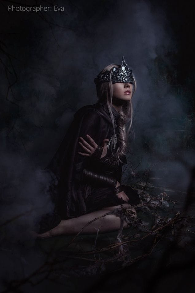 dark-souls-fire-keeper-cosplay-3
