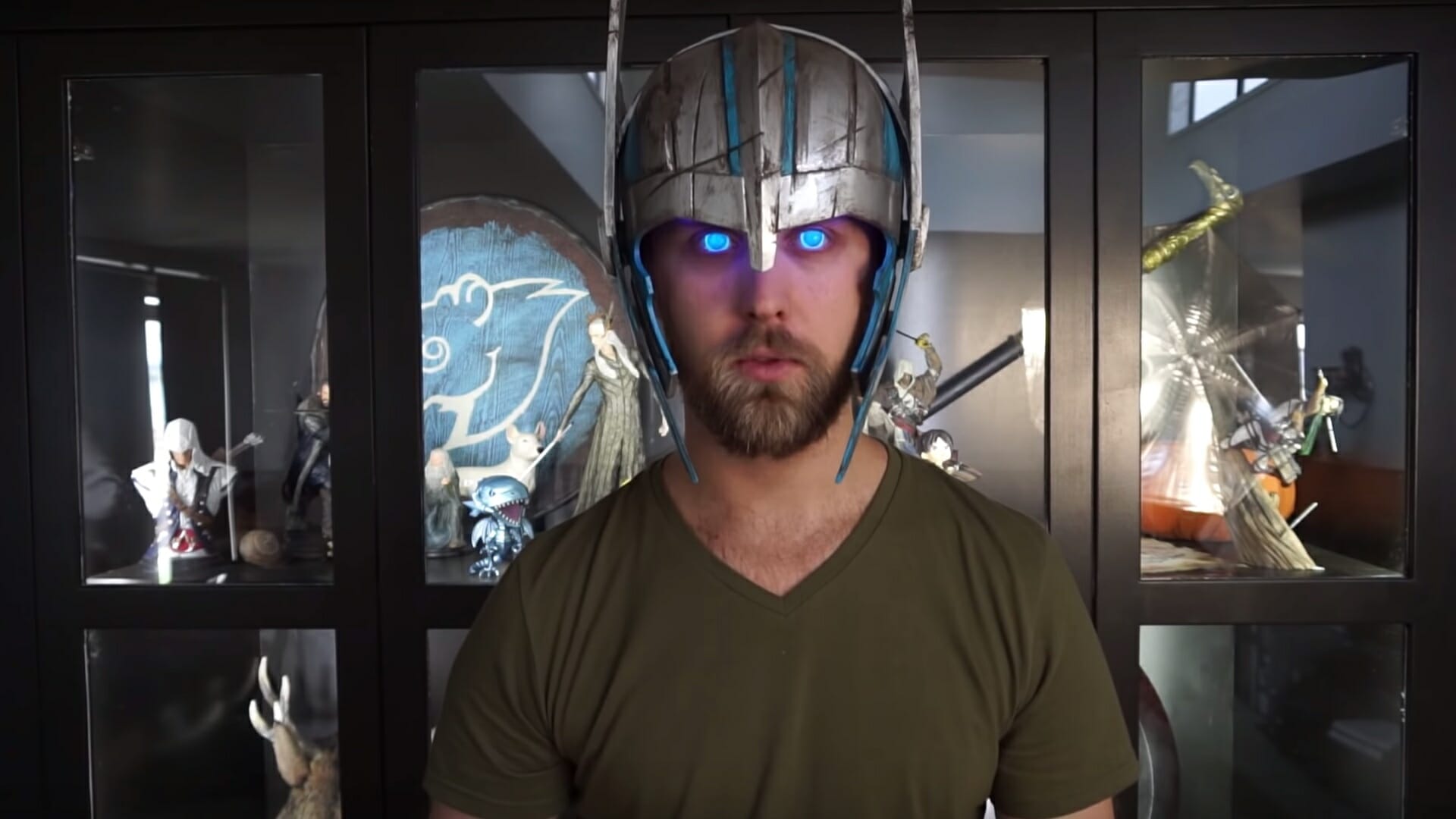 Glowing eyes Thor cosplay