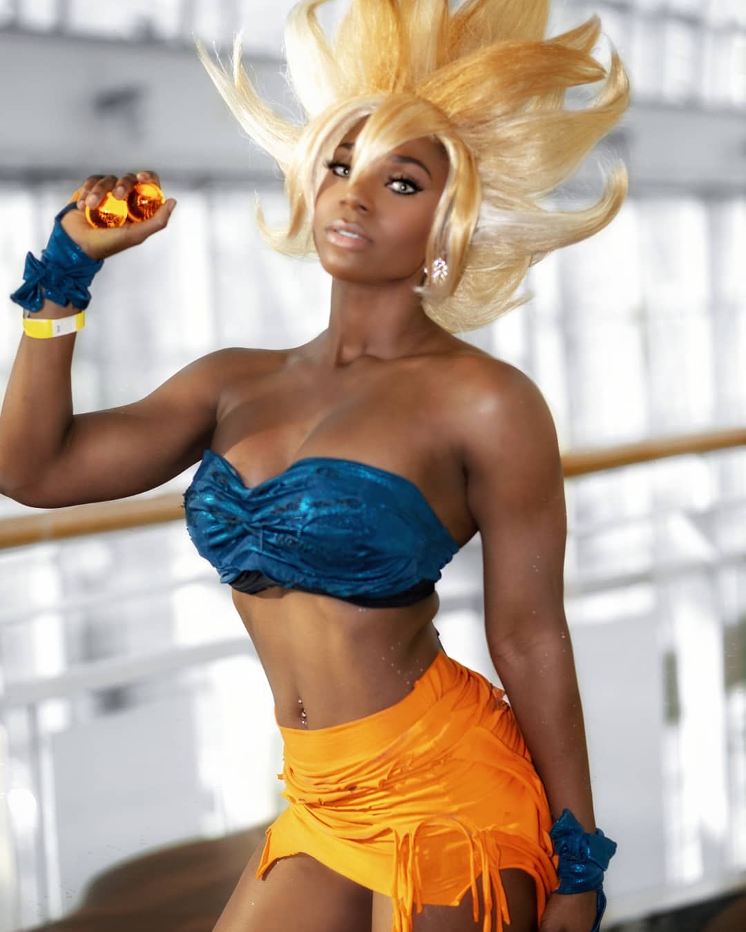 Genderbent Dragon Ball cosplay