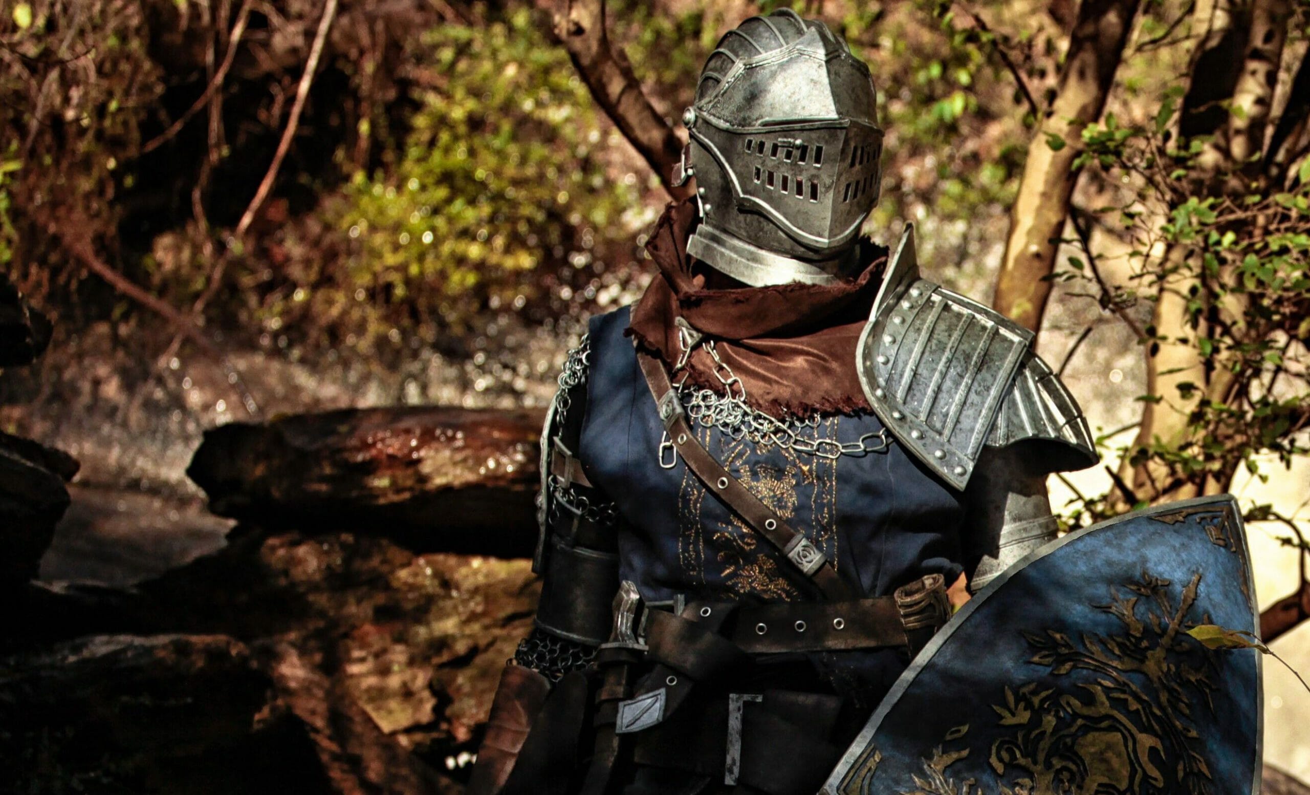 Dark Souls elite knight armour cosplay by Sunlight of Astora