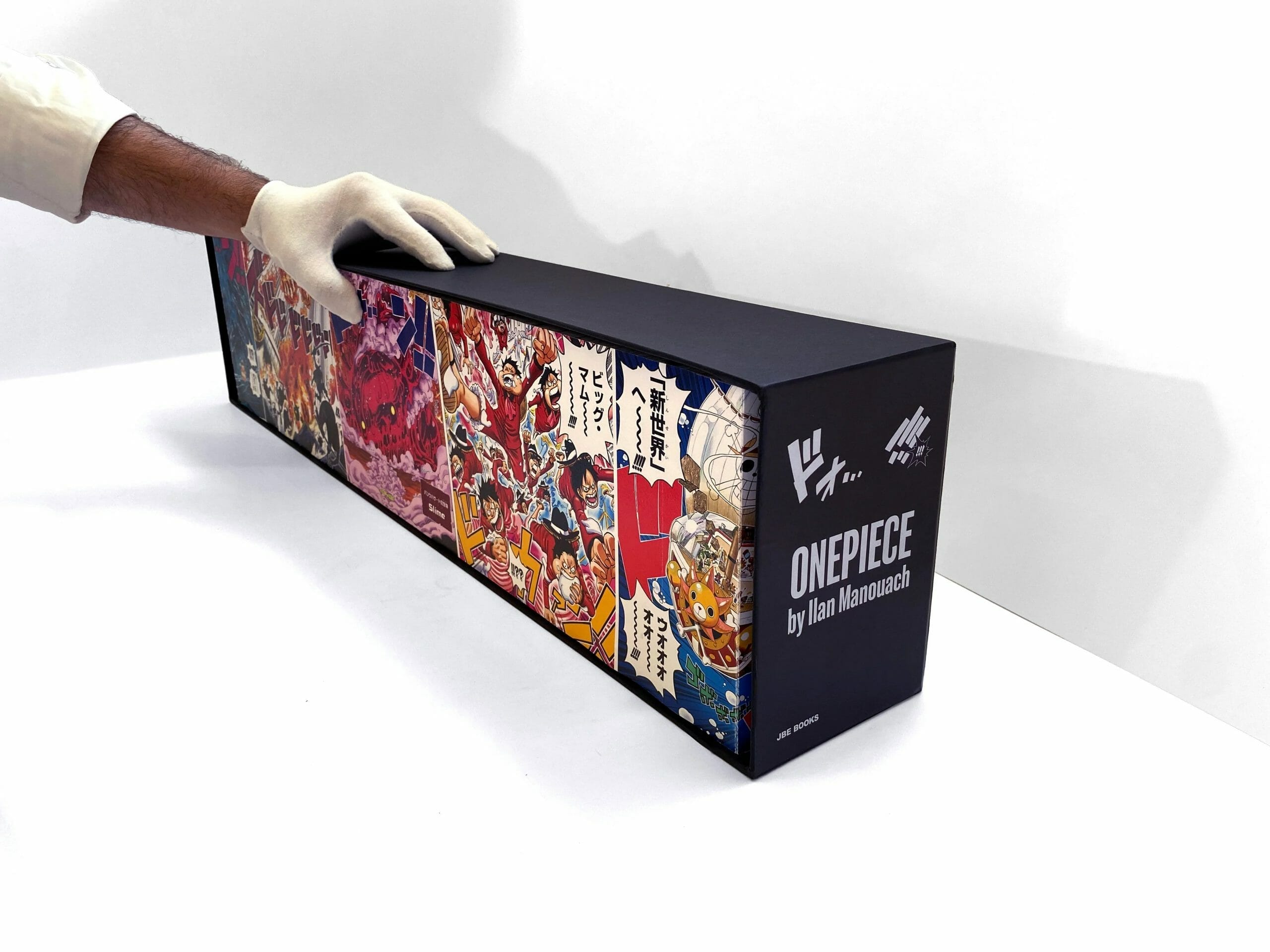 Onepiece: The world's largest book sells out